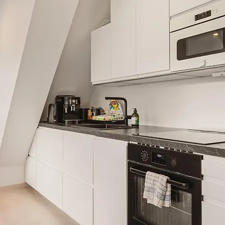 Dinbnb I Penthouse 250m From Center I Privat Balcony Apartamento