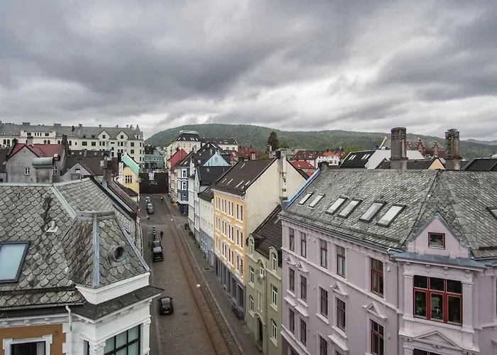 Dinbnb I Penthouse 250m From Center I Privat Balcony