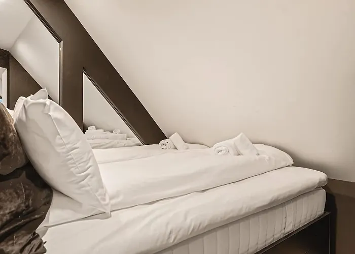 Dinbnb I Penthouse 250m From Center I Privat Balcony Apartament *