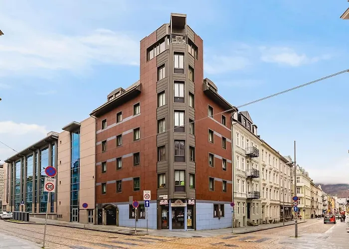 Dinbnb I Penthouse 250m From Center I Privat Balcony Apartment *