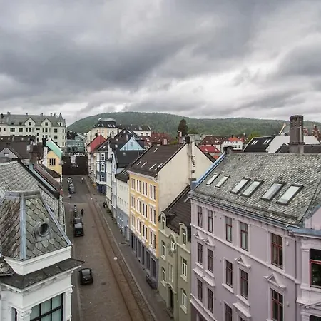 Dinbnb I Penthouse 250m From Center I Privat Balcony