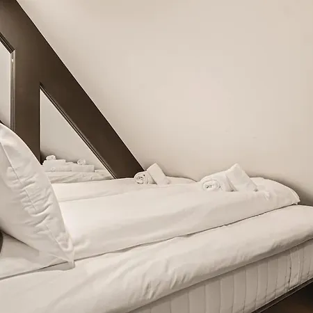 Dinbnb I Penthouse 250m From Center I Privat Balcony 아파트 *